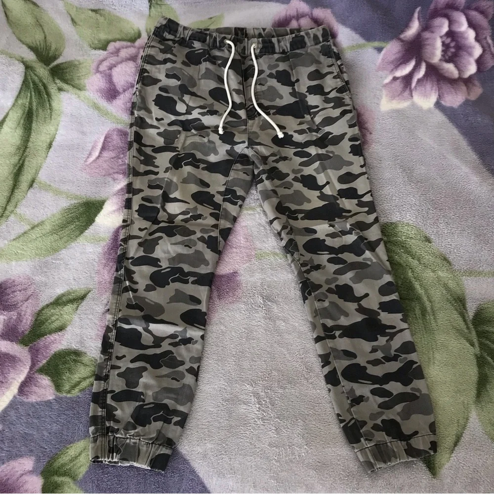 Divided by H&M Men’s Camo Joggers
